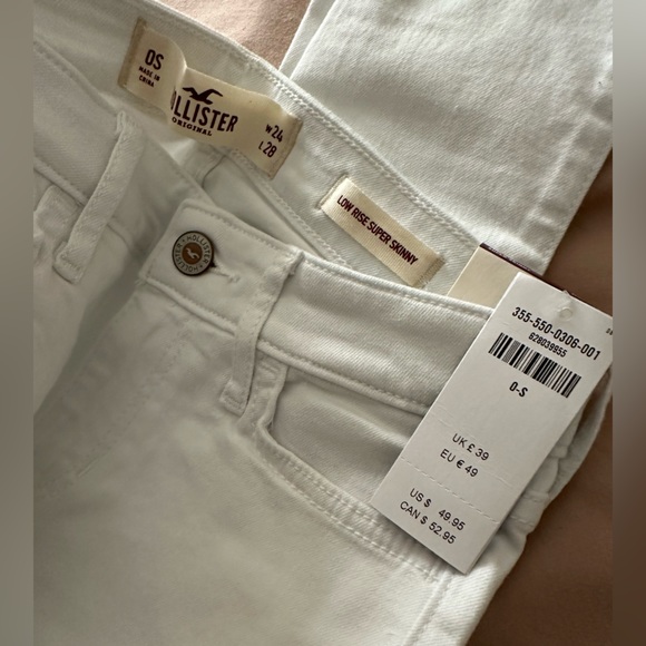 NWT!! Hollister low rise & slim cut white jeans 🤍✨ - Picture 3 of 7